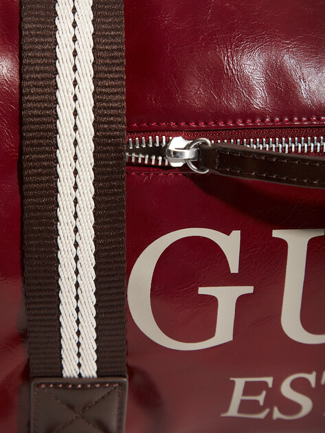 Мужская дорожная сумка GUESS OSLO WEEKENDER, Артикул TMOSVIP6335, бордовый | 5094535. Ракурс 2