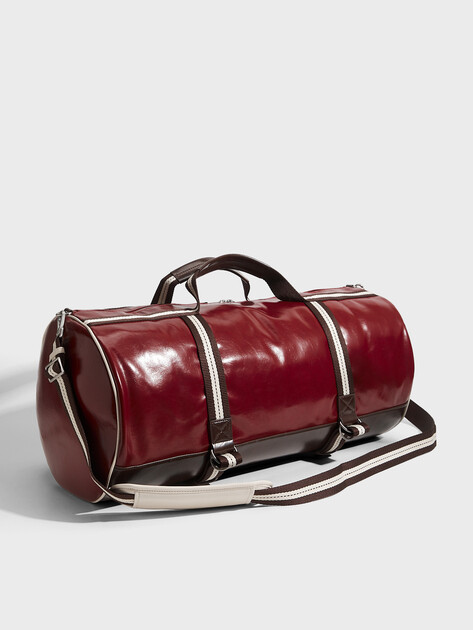 Мужская дорожная сумка GUESS OSLO WEEKENDER, Артикул TMOSVIP6335, бордовый | 5094535. Ракурс 3