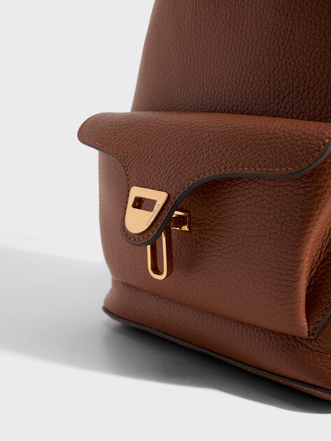Женский рюкзак COCCINELLE HANDBAG GRAINED LEATHER / COGN, Артикул E1 TFK 14 01 01, коричневый | 5129892. Ракурс 2