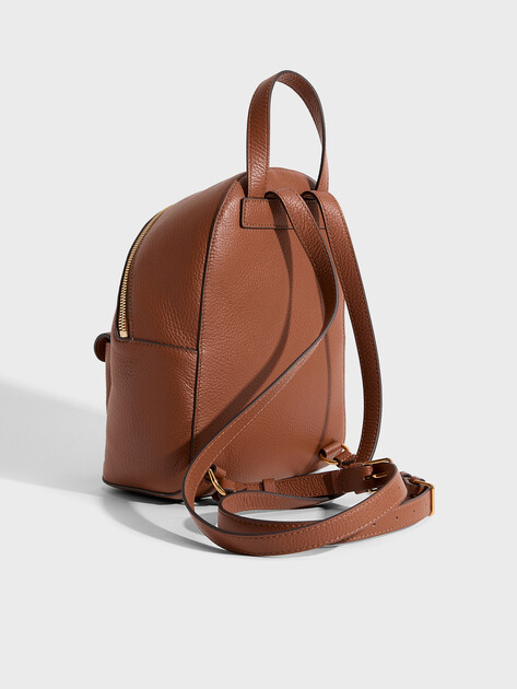 Женский рюкзак COCCINELLE HANDBAG GRAINED LEATHER / COGN, Артикул E1 TFK 14 01 01, коричневый | 5129892. Ракурс 3