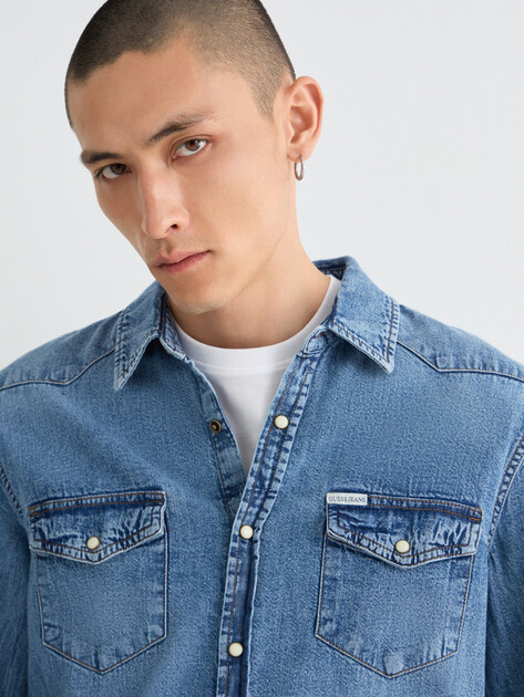 Мужская джинсовая рубашка GUESS JEANS GJ SLIM LS DENIM SHIRT, Артикул M6RH55D5M8F, синий | 5153589. Ракурс 3