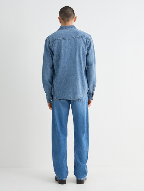 Мужская джинсовая рубашка GUESS JEANS GJ SLIM LS DENIM SHIRT, Артикул M6RH55D5M8F, синий | 5153589. Ракурс 4