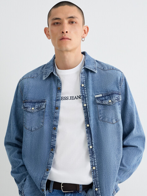 Мужская джинсовая рубашка GUESS JEANS GJ SLIM LS DENIM SHIRT, Артикул M6RH55D5M8F, синий | 5153589. Ракурс 5