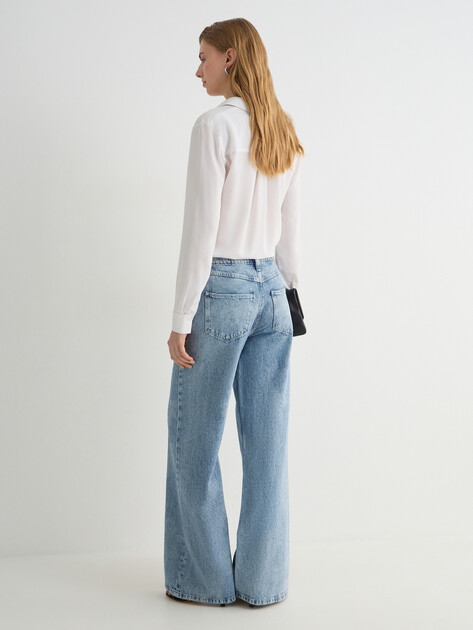 Женские широкие джинсы  GUESS BELLFLOWER, Артикул W6RA82D3Y0Q, голубой | 5157174. Ракурс 4