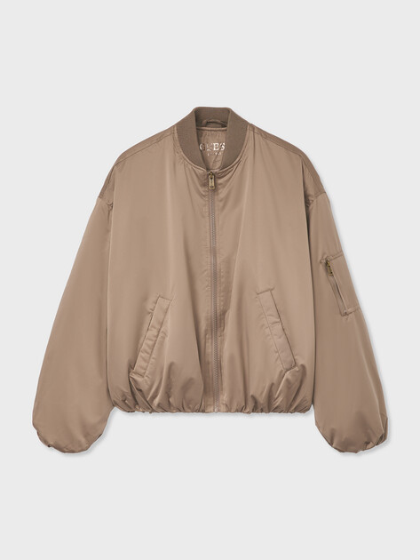 Женский бомбер GUESS LORRAINE BOMBER, Артикул W6RL26WJ662, коричнево-бежевый | 5157766. Ракурс 6 Женский бомбер GUESS LORRAINE BOMBER, Артикул W6RL26WJ662, коричнево-бежевый | 5157766. Ракурс 6