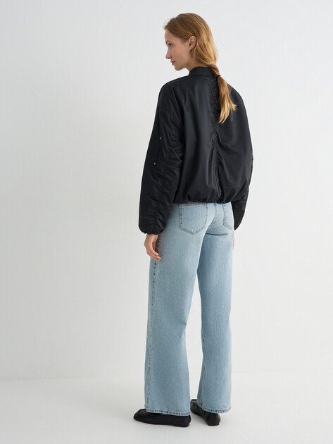 Женский бомбер GUESS LORRAINE BOMBER, Артикул W6RL26WJ662, черный | 5157791. Ракурс 4