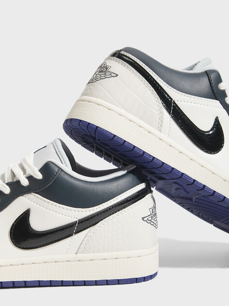 Женские кеды NIKE NIKE Air Jordan 1 Low Se, Артикул HF5759, белый | 5194845. Ракурс 3 Женские кеды NIKE NIKE Air Jordan 1 Low Se, Артикул HF5759, белый | 5194845. Ракурс 3