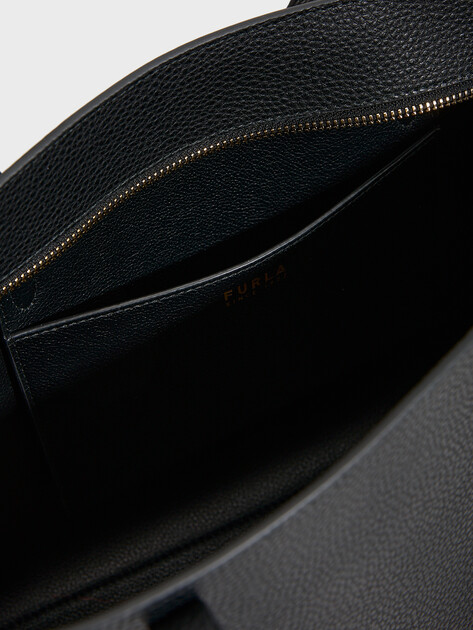 Женский тоут FURLA, Артикул FURLA AVA M TOTE W/ZIP, черный | 5199942. Ракурс 4