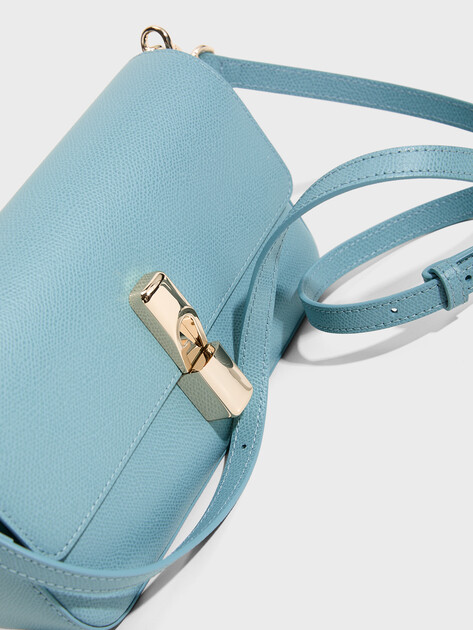 Женская сумка через плечо кросс-боди FURLA, Артикул FURLA IRIDE S CROSSBODY, серо-голубой | 5200072. Ракурс 2