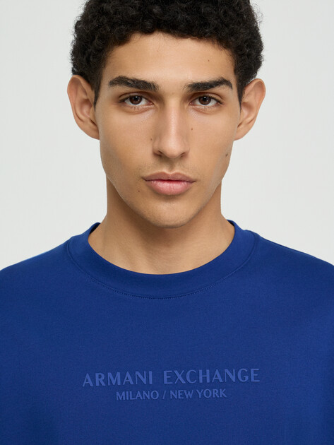 Мужская футболка ARMANI EXCHANGE T-shirt con logo sul petto in cotone, Артикул XM001280, синий | 5201582. Ракурс 3