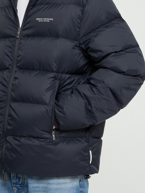 Мужской пуховик ARMANI EXCHANGE DOWN JACKET, Артикул XM001575, черный | 5202822. Ракурс 4 Мужской пуховик ARMANI EXCHANGE DOWN JACKET, Артикул XM001575, черный | 5202822. Ракурс 4