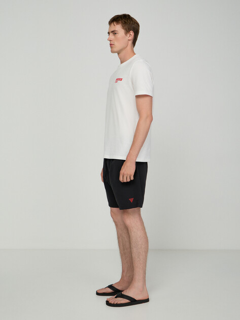 Мужские купальные шорты GUESS SWIMTRUNK NEW BASIC MEDIUM, Артикул F6GT24WG282, черный | 5209042. Ракурс 2 Мужские купальные шорты GUESS SWIMTRUNK NEW BASIC MEDIUM, Артикул F6GT24WG282, черный | 5209042. Ракурс 2