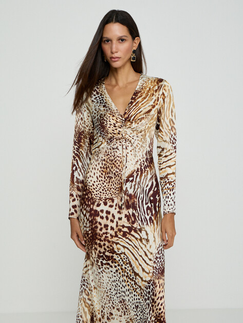 Женское платье MARCIANO BY GUESS GWENDA LS V NECK DRESS, Артикул G6GK12W1780, анималистичный принт | 5209651. Ракурс 5