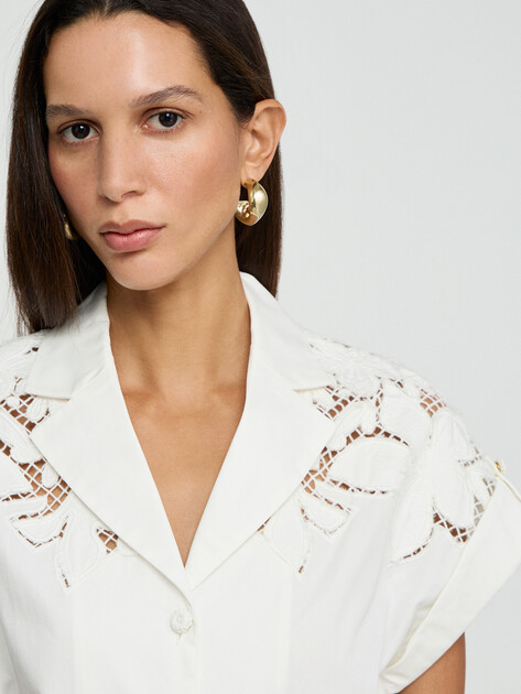 Женское платье MARCIANO BY GUESS ALEXIS SS EMBRO BUTTONED DRESS, Артикул G6GK35W1904, белый | 5209672. Ракурс 4
