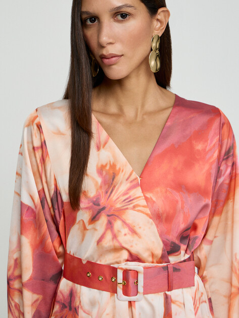 Женское платье MARCIANO BY GUESS ESTELA SURPLICE PRINTED DRESS, Артикул G6GK58W2214, коралловый | 5209699. Ракурс 4
