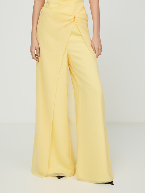 Женские прямые брюки  LUMIQUE, Артикул LUM W25-025_trousers, светло-желтый | 5209904. Ракурс 5