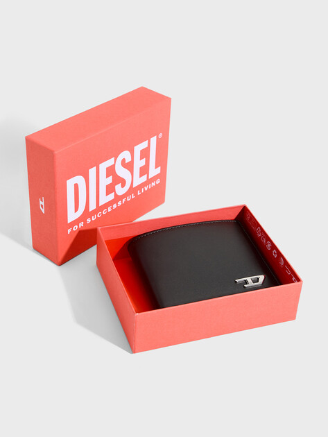 Мужское портмоне DIESEL BI FOLD COIN S, Артикул X08844, черный | 5210444. Ракурс 4 Мужское портмоне DIESEL BI FOLD COIN S, Артикул X08844, черный | 5210444. Ракурс 4