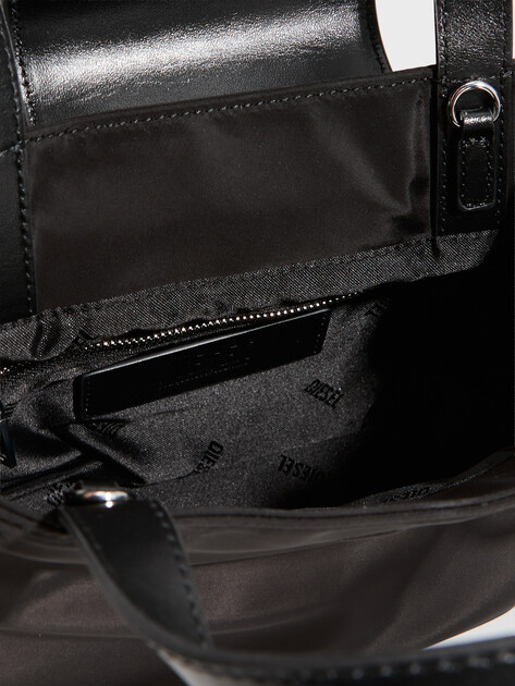 Сумка с ручками DIESEL 1DR TOTE E/W XS, Артикул X10785, черный | 5212761. Ракурс 4 Сумка с ручками DIESEL 1DR TOTE E/W XS, Артикул X10785, черный | 5212761. Ракурс 4