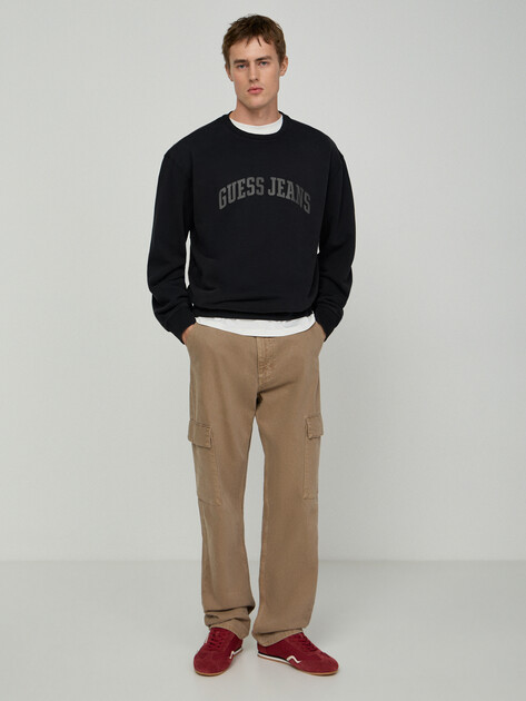 Мужской свитшот GUESS JEANS GJ LS CN REG SWEAT, Артикул M6GQA6KCPR1, черный | 5212780. Ракурс 4