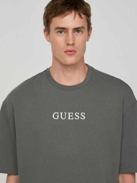 Мужская футболка GUESS BRIAN SINGLE TEE SS CN, Артикул U6GI00KC241, зеленовато-серый | 5213565. Ракурс 3