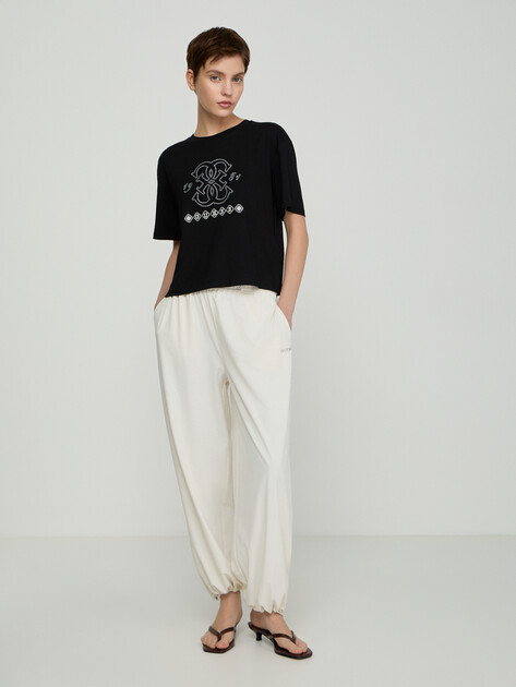Женская футболка GUESS GABI SS CN T-SHIRT, Артикул V6GI10K2977, черный | 5213826. Ракурс 5
