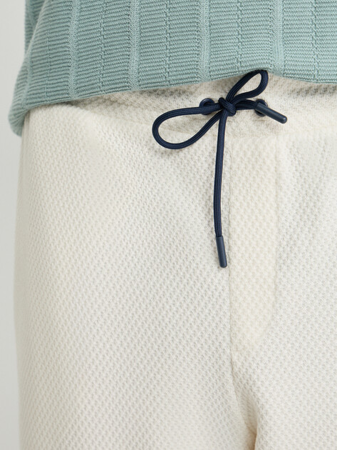 Мужские шорты GUESS JHONNY SHORT, Артикул Z6GD10K3209, белый | 5214252. Ракурс 4 Мужские шорты GUESS JHONNY SHORT, Артикул Z6GD10K3209, белый | 5214252. Ракурс 4