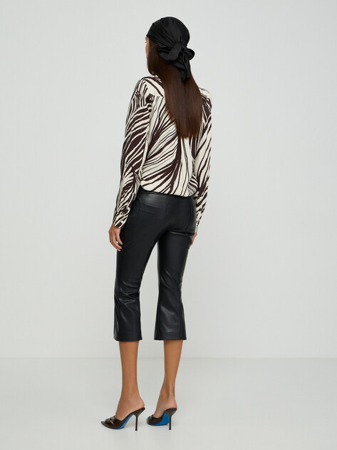 Женская блузка GUESS LS BASTIENNE SHIRT, Артикул W6GH52W1975, анималистичный принт | 5215582. Ракурс 3 Женская блузка GUESS LS BASTIENNE SHIRT, Артикул W6GH52W1975, анималистичный принт | 5215582. Ракурс 3