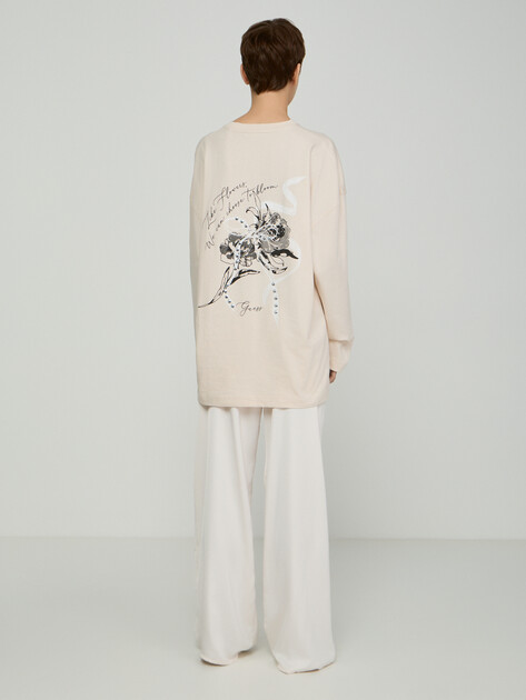 Женский лонгслив GUESS LS CN FLOWER MAXI TEE, Артикул W6GI43K3610, молочно-бежевый | 5215662. Ракурс 3