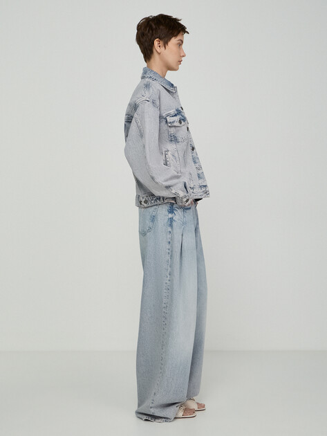 Женская джинсовая куртка GUESS JEANS GJ OVERSIZE TRUCKER JACKET, Артикул W6GN56D5M57, голубой | 5216225. Ракурс 2