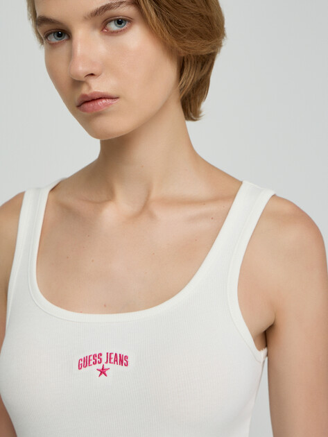 Женская майка GUESS JEANS GJ RIB EMBRO TANK TOP, Артикул W6GPZ2KA0H1, белый | 5216592. Ракурс 3