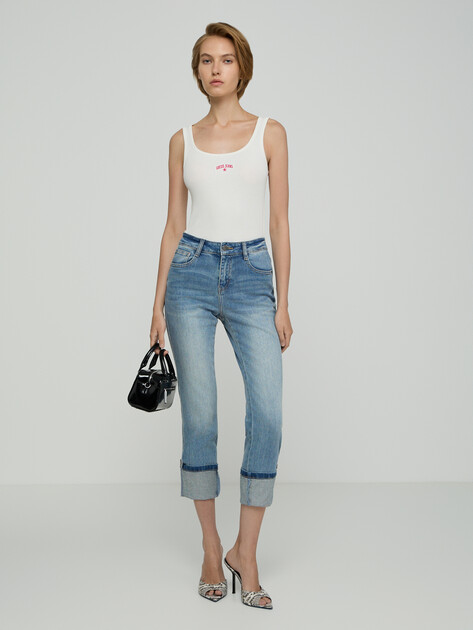 Женская майка GUESS JEANS GJ RIB EMBRO TANK TOP, Артикул W6GPZ2KA0H1, белый | 5216592. Ракурс 5