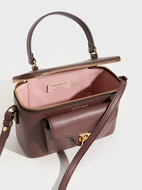 Женская сумка  COCCINELLE MINI BAG GRAINED LEATHER, Артикул E5 TFK 55 01 01, каштановый | 5238694. Ракурс 4