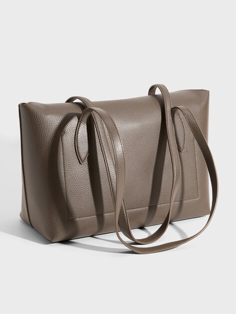 Женский тоут COCCINELLE HANDBAG GRAINED LEATHER, Артикул E1 VCA 11 01 01, серовато-коричневый | 5239026. Ракурс 3