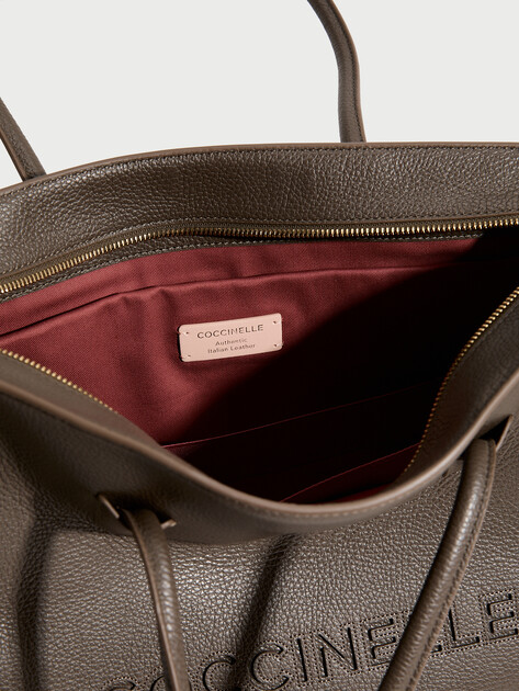 Женский тоут COCCINELLE HANDBAG GRAINED LEATHER, Артикул E1 UAK 11 01 01, серовато-коричневый | 5239083. Ракурс 4