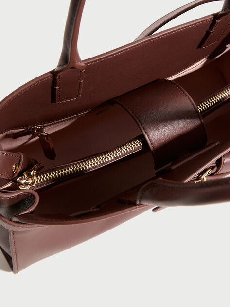 Женский тоут COCCINELLE HANDBAG SMOOTH LEATHER / BERRY, Артикул E1 TLA 18 04 01, каштановый | 5239178. Ракурс 4
