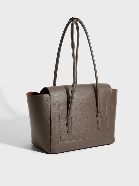 Женский тоут COCCINELLE HANDBAG GRAINED LEATHER, Артикул E1 T8A 11 02 01, серовато-коричневый | 5242971. Ракурс 3