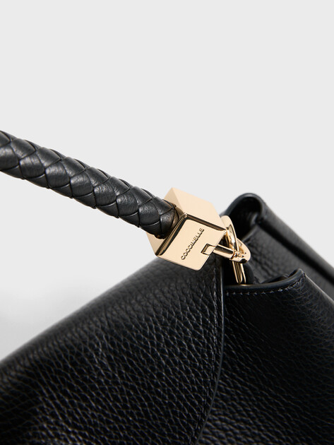 Женская сумка  COCCINELLE HANDBAG GRAINED LEATHER, Артикул E1 VCK 18 01 01, черный | 5243020. Ракурс 2