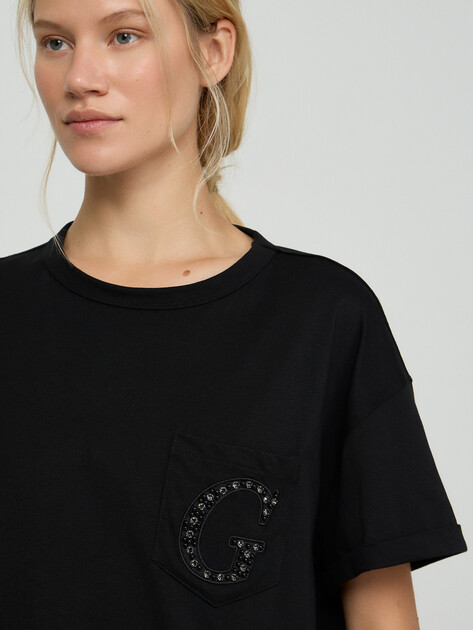 Женская футболка GUESS SS CN POCKET G LOGO TEE, Артикул W6GI17K3037, черный | 5255976. Ракурс 4