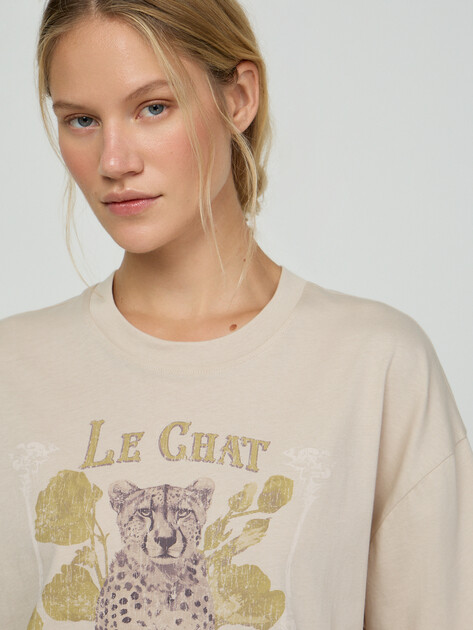 Женская футболка GUESS SS LE CHAT OS TEE, Артикул W6GI22K3144, бежевый | 5256031. Ракурс 4