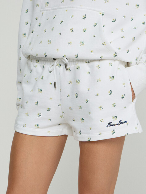 Женские шорты GUESS JEANS GJ PRINTED SHORT, Артикул W6GDB3KE901, белый | 5256183. Ракурс 5 Женские шорты GUESS JEANS GJ PRINTED SHORT, Артикул W6GDB3KE901, белый | 5256183. Ракурс 5
