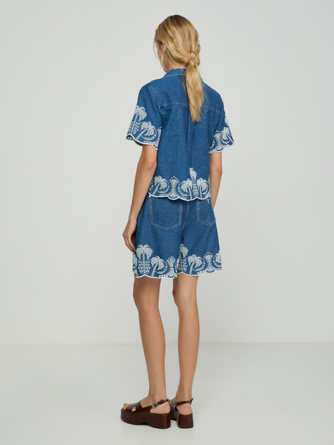 Женская джинсовая рубашка GUESS PETRA SHIRT, Артикул W6GH15D0687, синий | 5256263. Ракурс 4 Женская джинсовая рубашка GUESS PETRA SHIRT, Артикул W6GH15D0687, синий | 5256263. Ракурс 4