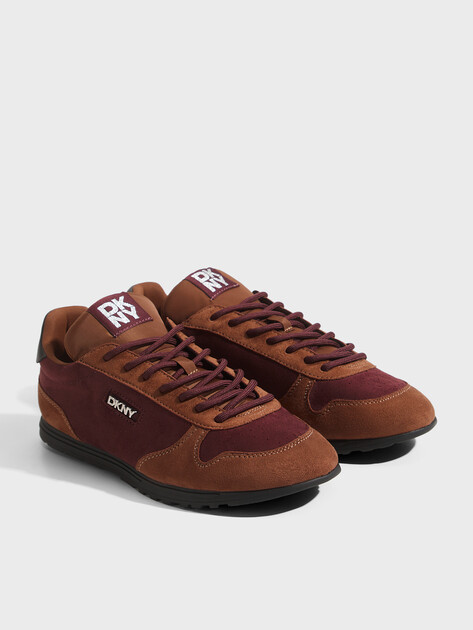 Женские кеды DKNY AMANDA - LACE UP SNEAKER, Артикул K3615045(K), коричневый | 5263230. Ракурс 2 Женские кеды DKNY AMANDA - LACE UP SNEAKER, Артикул K3615045(K), коричневый | 5263230. Ракурс 2