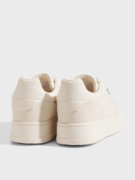 Женские кеды DKNY AUTUMN - LACE UP SNEAKER, Артикул K3680520(K), светло-бежевый | 5263261. Ракурс 5