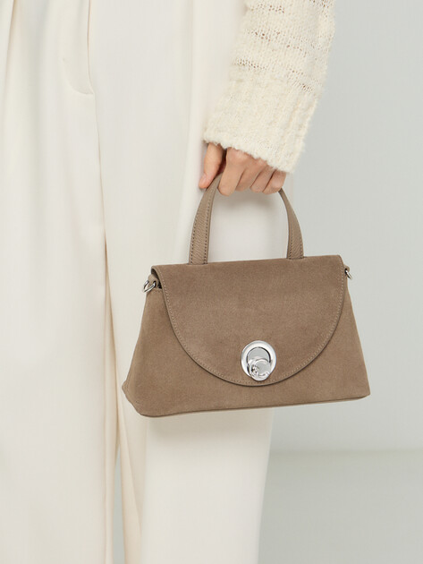 Женская сумка COCCINELLE HANDBAG SUEDE LEATHER, Артикул E1 TOC 18 02 01, бежевато-серый | 5284933. Ракурс 5 Женская сумка COCCINELLE HANDBAG SUEDE LEATHER, Артикул E1 TOC 18 02 01, бежевато-серый | 5284933. Ракурс 5