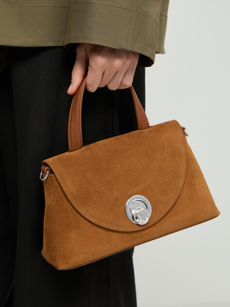 Женская сумка COCCINELLE HANDBAG SUEDE LEATHER, Артикул E1 TOC 18 02 01, светло-коричневый | 5284963. Ракурс 5 Женская сумка COCCINELLE HANDBAG SUEDE LEATHER, Артикул E1 TOC 18 02 01, светло-коричневый | 5284963. Ракурс 5
