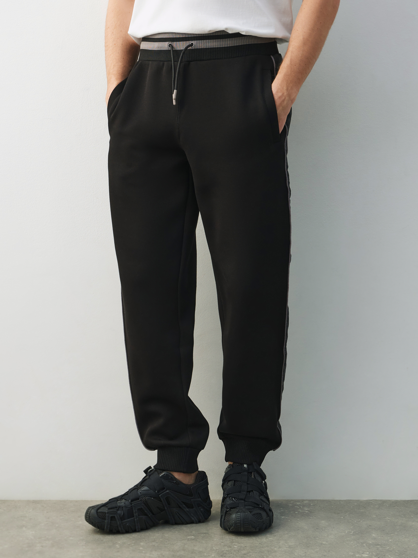 Спортивная одежда GUESS FINLO CUFFED PANT Z5BB18KB3P2 ЧЕРНЫЙ