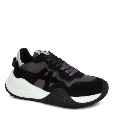 Culture kings new balance 620 top