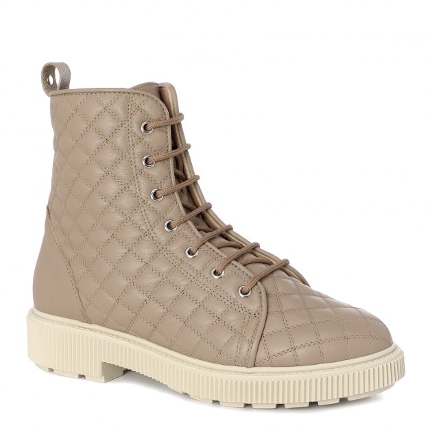 Cassandra combat boots 2025