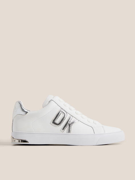 Женские кеды DKNY ABENI LACE UP SNEAKER, Артикул K1300916, белый | 3419538. Ракурс 1