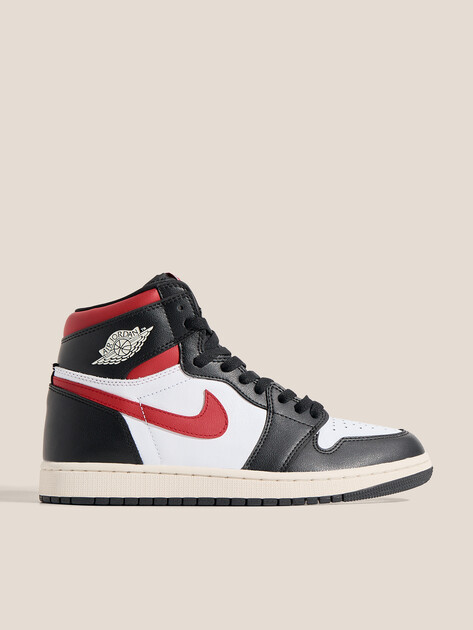 Мужские высокие кеды NIKE Air Jordan 1 High OG, Артикул 555088, черный | 3505867. Ракурс 1